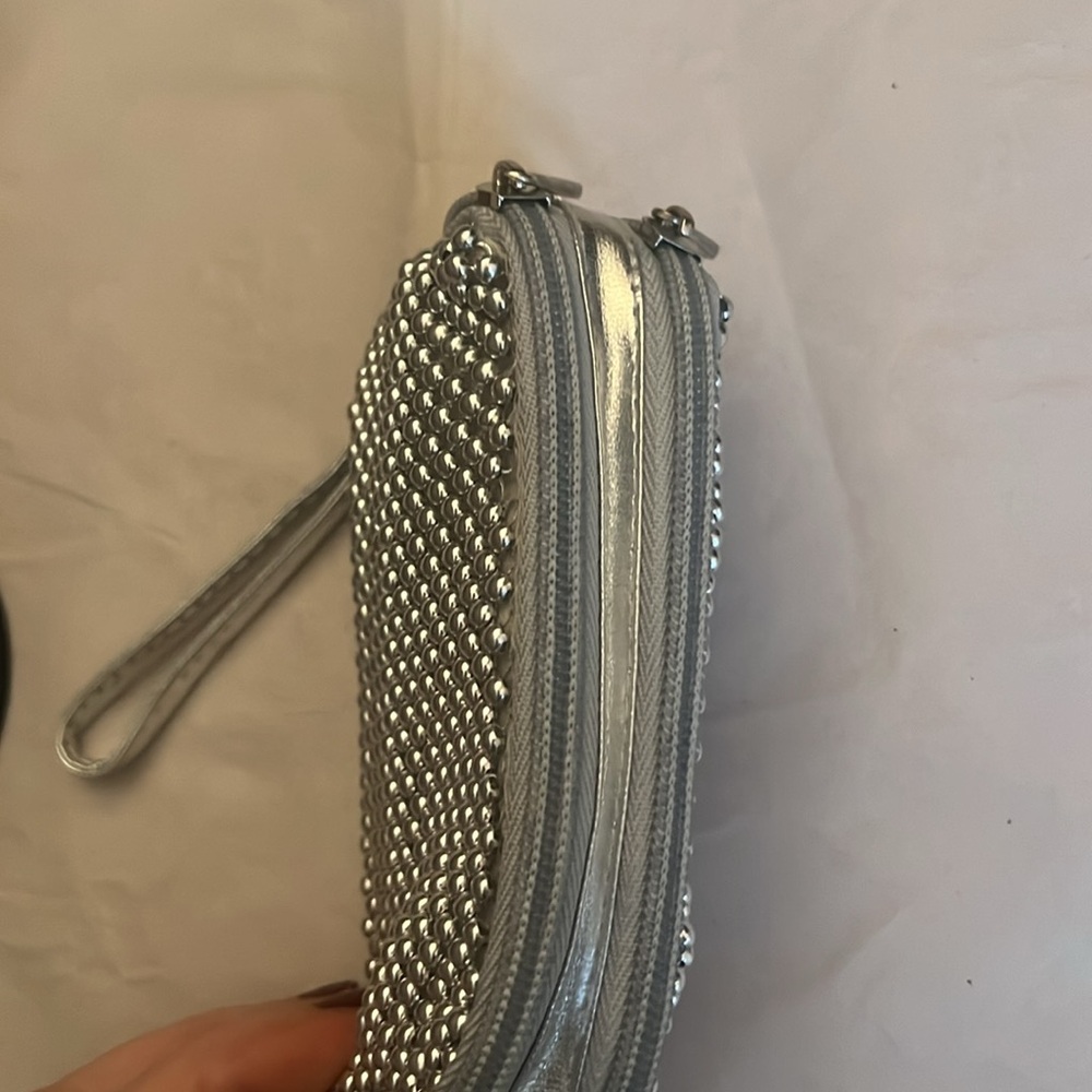 Ladies small evening beaded bag. Has wrist handle! Great condition! - Picture 4 of 4
